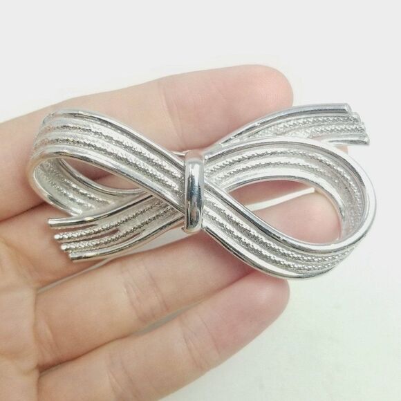 Vintage Jewelry - Vintage Bow Shape Brooch, Silver Tone Ribbon Lapel Pin, Minimal Unisex Estate